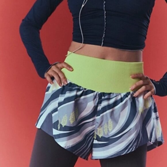 NWT FP Movement Carpe Diem Logo Printed High Rise Shorts - Picture 1 of 6